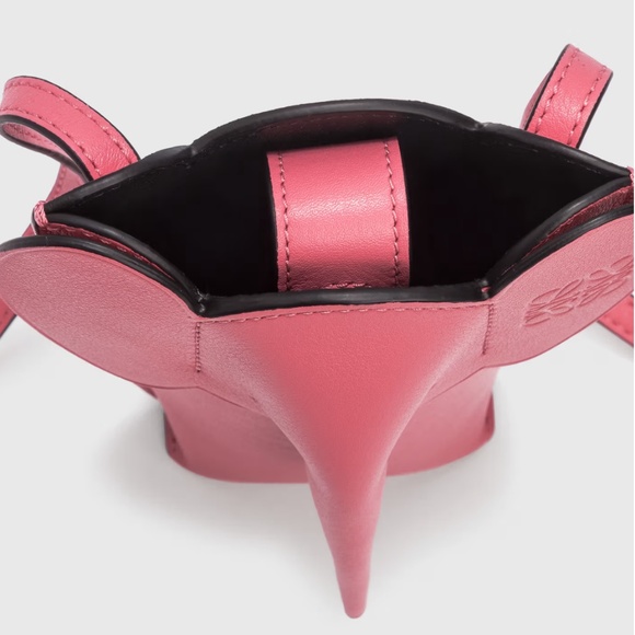 👜 LOEWE Elephant Pocket Shoulder Bag – Classic Calfskin “Candy” 🐘 - Picture 10 of 15